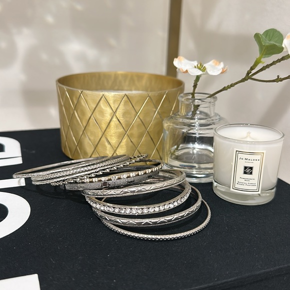 Cache Silver Bangles - Picture 5 of 11